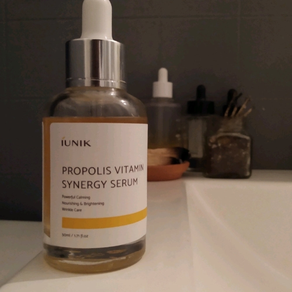 SOLD Iunik propolis vitamin synergy serum